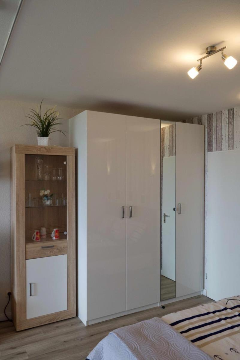 Inselblume 80 - Gemuetliche Ferienwohnung, Blick Auf Die Fehmarnsundbruecke Burgtiefe auf Fehmarn Kültér fotó